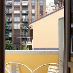 Bright House In Lägenhet Milano