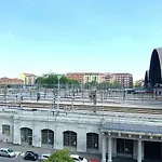 Luxury Flat By Station / Unique View Apartmán