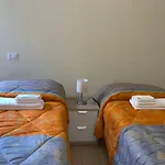 Easy Style בית הארחה *
