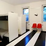 New Generation Center אכסניה
