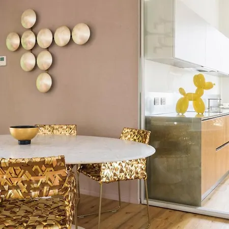 Apartment Plum Guide - Lisztomania