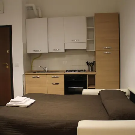 Apartmanhotel Easy - And Navigli