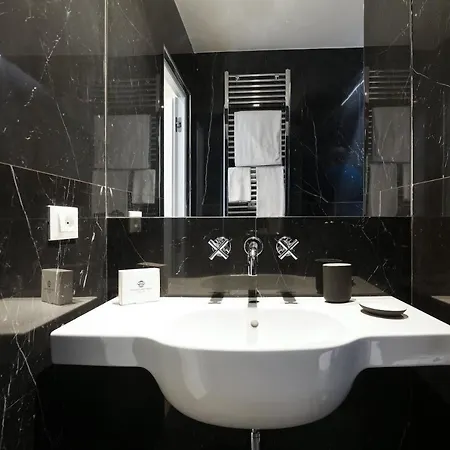 Contempora - Elegant Urban Retreat In The Heart Of - Brera Lägenhet *