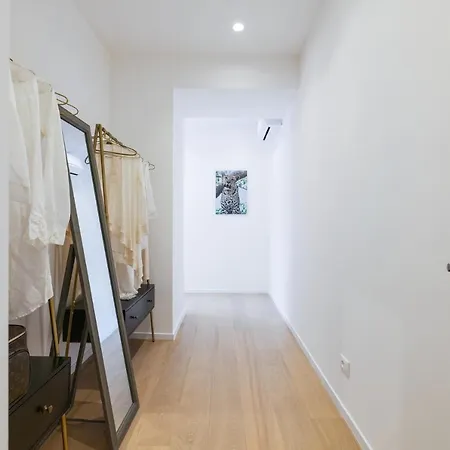 Contempora - Elegant Urban Retreat In The Heart Of - Brera Lägenhet