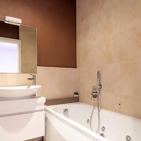 Ricciardo - Glamorous 4 Pax Wifi Bocconi- Downtown Appartement