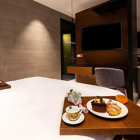 Hotel The Corner Duomo 4*