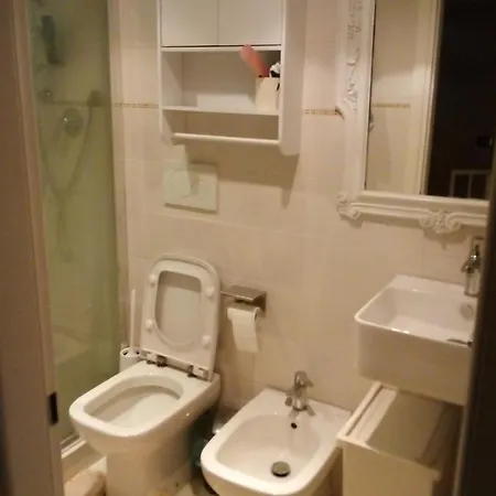 In Guest - Private In Shared * Milán