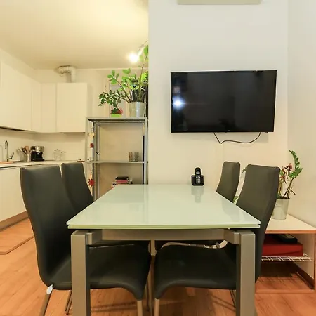 One-bedroom In Isola District