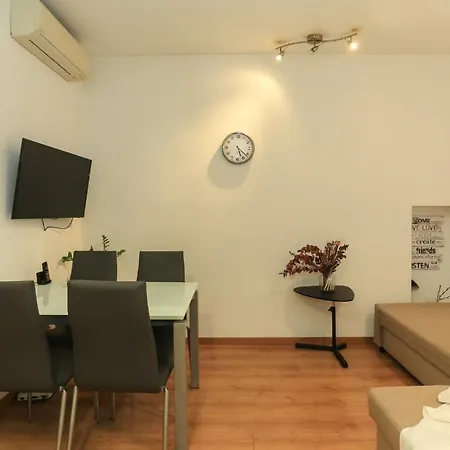 One-bedroom In Isola District