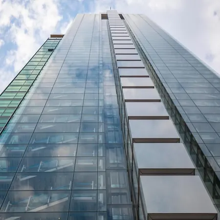 Domux Torre Galfa Sky & Panoramic View 2* Milano