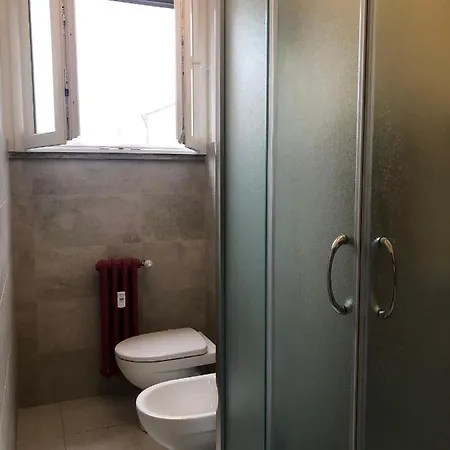 Camera Privata In Appartamento Condiviso Moderno Vicino Aeroporto Linate Homestay *