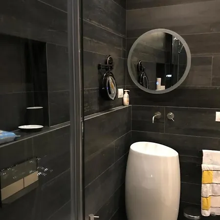 Studio 18