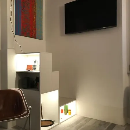 Studio 18 Milan