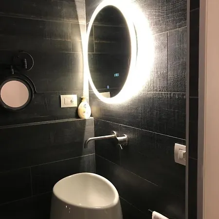 Studio 18 Apartment *