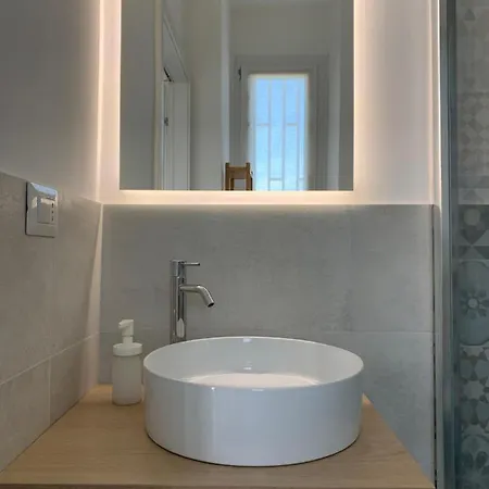 71 Guest house *