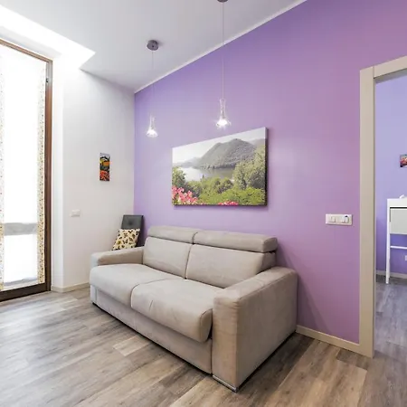 Апартаменты Guesthost - Lovely Near Piazza Firenze! *