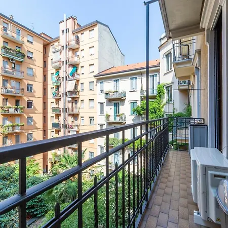 Апартаменты Guesthost - Lovely Near Piazza Firenze!