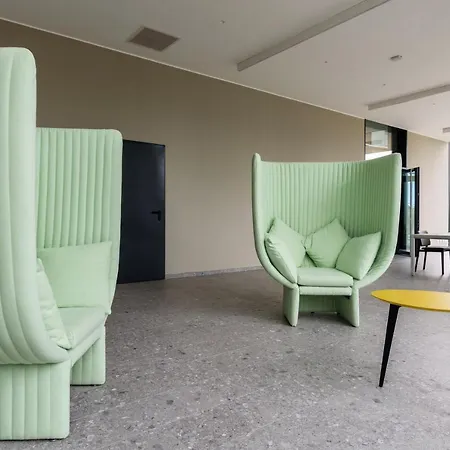 Joivy Uptown Flats With Balcony, Good Connection To Centre Apartment *