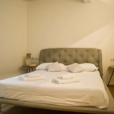 Apartment Joivy Fulcorina Milan