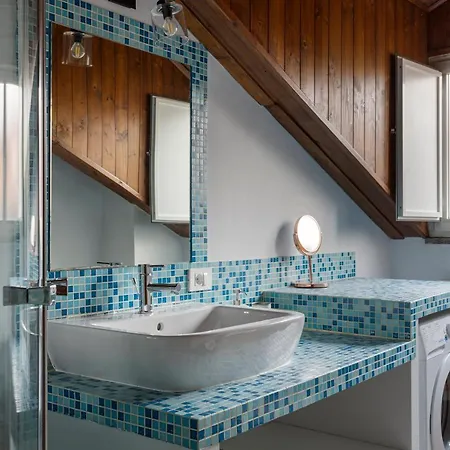 Chic Loft Living In Via Farini