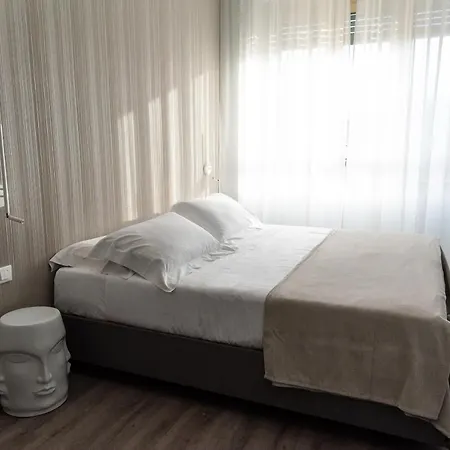 Bob W Ticinese 4* Milano
