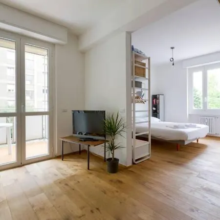 Guesthost - Life & Mico Cosy And Functional Appartement *