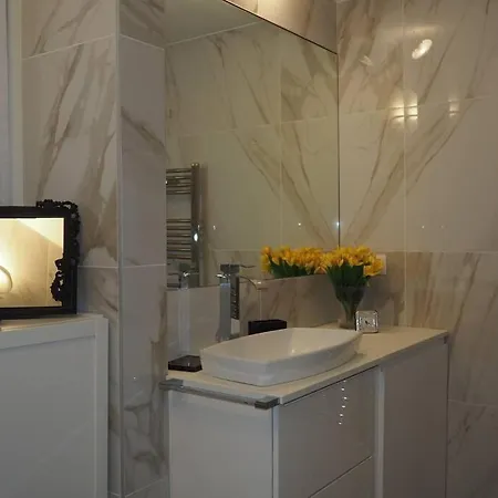 Casa Alberto Da Giussano, Elegante Bilocale In Centro Con Balcone Sul Parco * Milánó