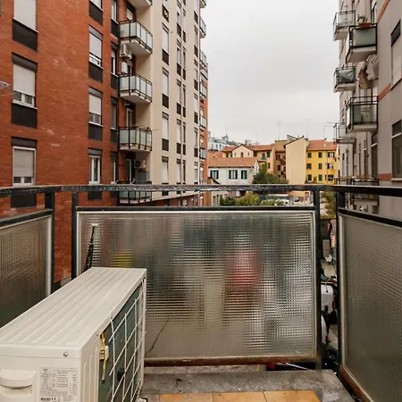New Close To Metro Station - City Center Διαμέρισμα Μιλάνο