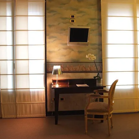 Qc Porta Romana 4* Milánó