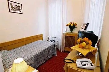 Genius Downtown Hotell 3*
