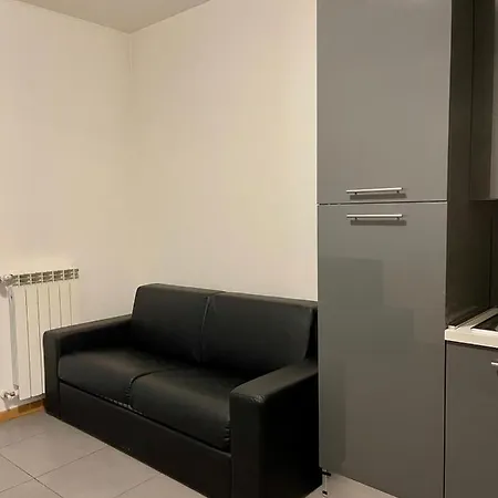 Easy - And Navigli Milánó