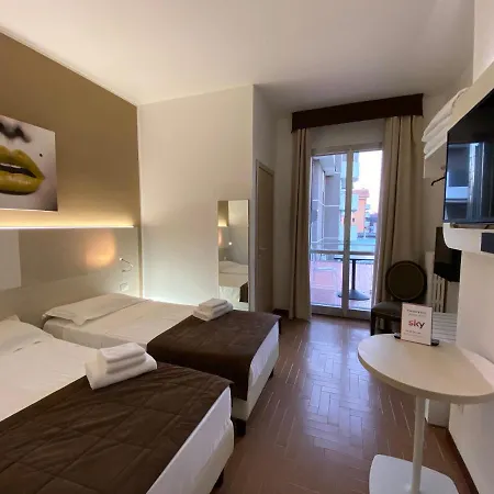 Vintage Hotel *