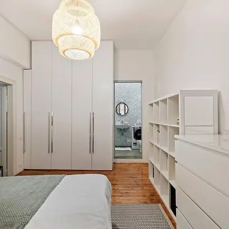 Feelings Of Peace And Comfort Near Duomo Apartment Milan