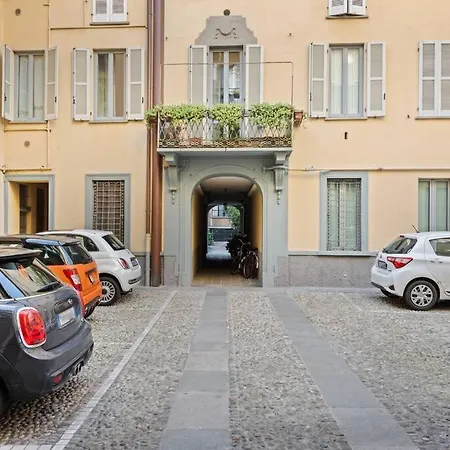Apartment Feelings Of Peace And Comfort Near Duomo Milan