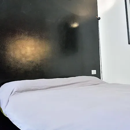 Youhosty - Del Lauro 6