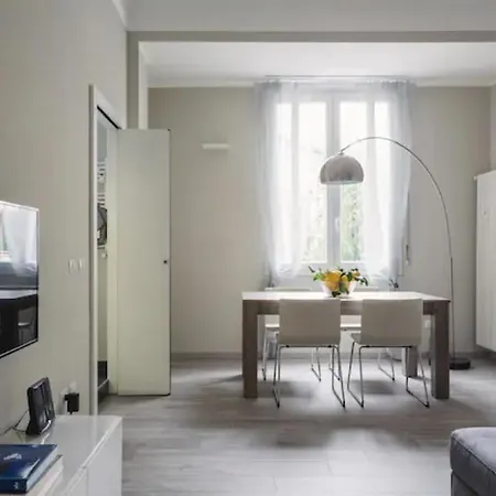 Apartment Citta Studi Bright And Stylish Flat With Balcony