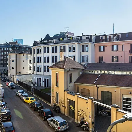 A Yellow Touch - Modern In Isola * Mailand