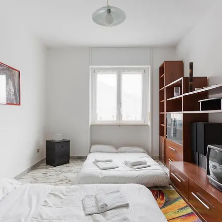 Futon In The House - Milánó