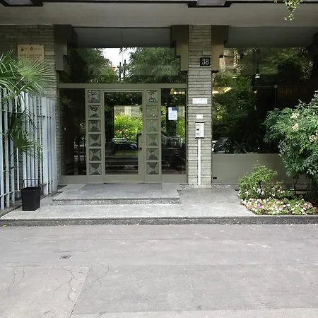 Buonarroti Roof Garden Mita *