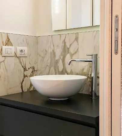 Apartment Rent 3 *