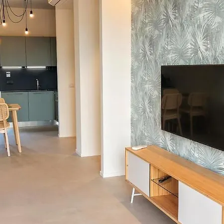 Apartment Rent 3 *