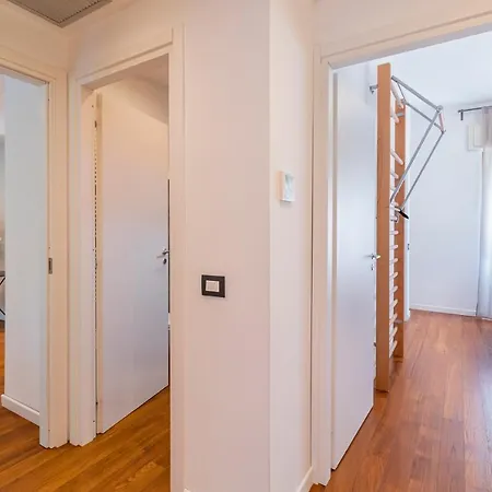 Luxury Close To Navigli - Bari Μιλάνο