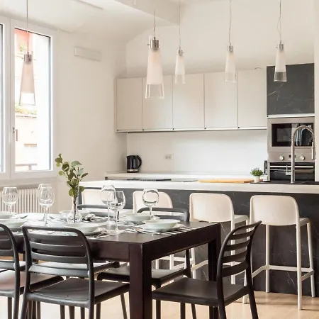 The Rent - Gorgeous Two-bedroom Close To Cinque Giornate Square Apartment Milan