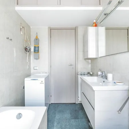 Precotto Comfortable Flat With Balcony Apartament *