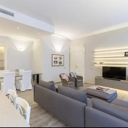 דירה Lux & Garden In
