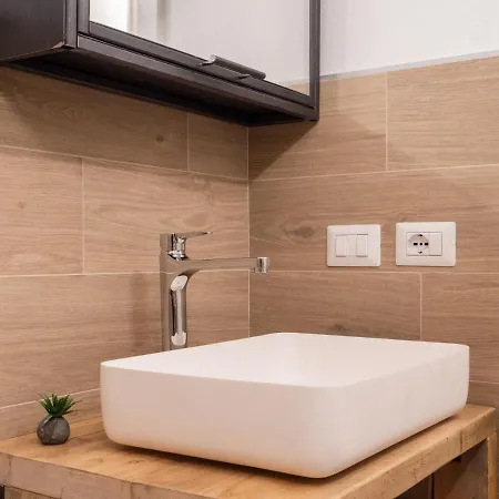 The Rent - Gorgeous Two-bedroom Close To Cinque Giornate Square Milan