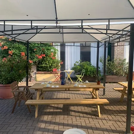 بيت شباب Cascina Bellaria *