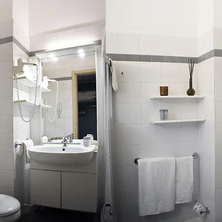 Homing Milano Navigli Suites Aparthotel Milán