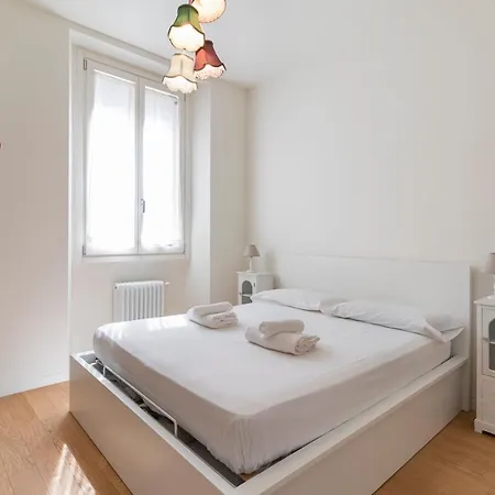 Апартаменты Joivy Cosy 1-bed Near Centrale *