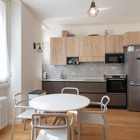 Joivy Cosy 1-bed Near Centrale Апартаменты *